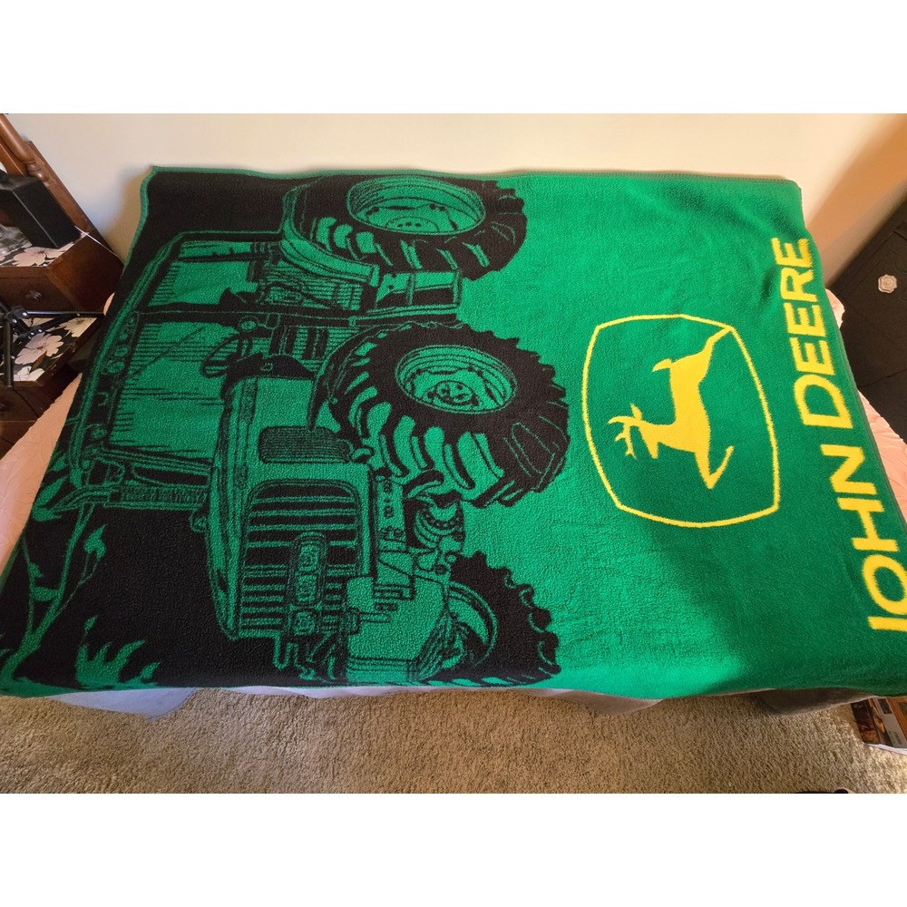 John Deere Fleece Throw Blanket Unisex 75x54 Green Good Vintage Tractor USA Made